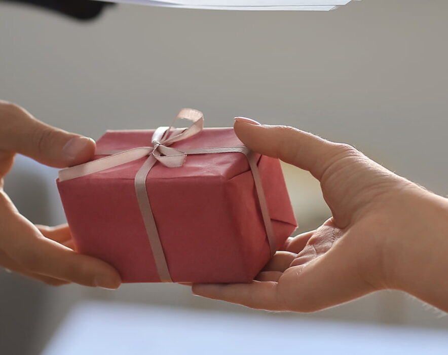 Be a smart gift-giver this holiday season